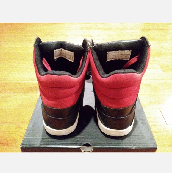 Rocawear Renaissance Designer Sneakers Black and Red Rare Sz. 10 Vintage DS New - Picture 5 of 13